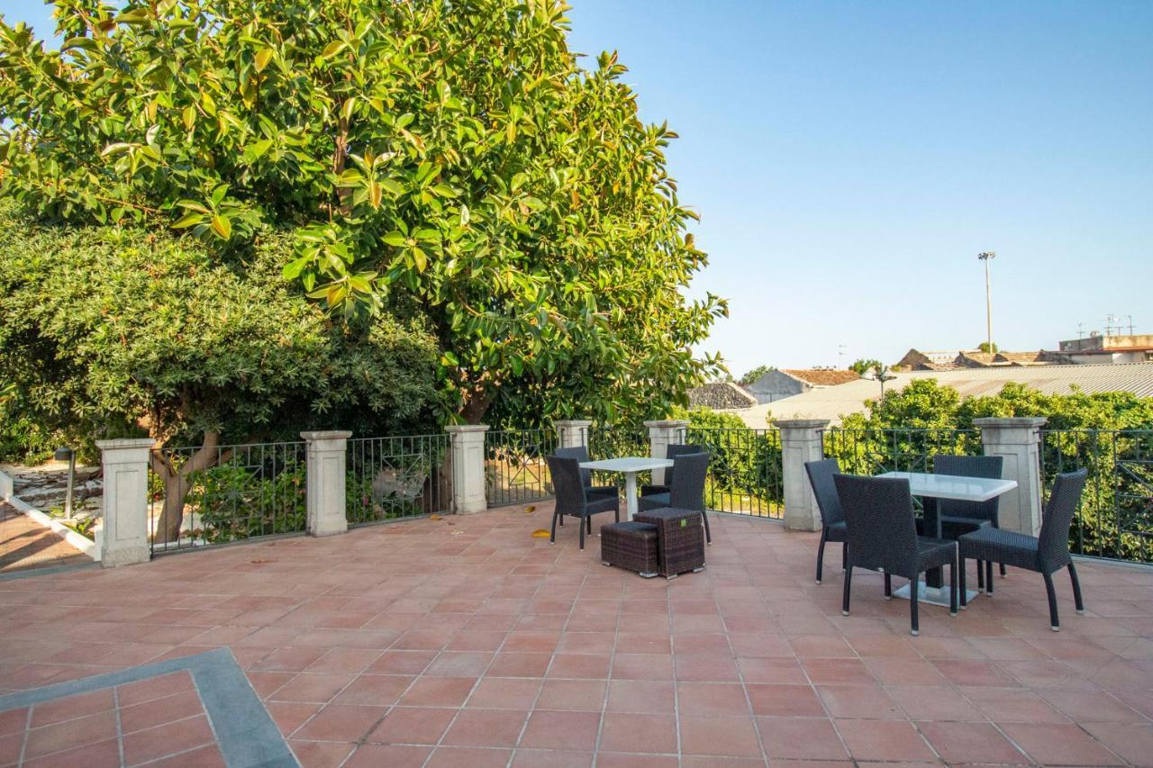Royal Playa Suite And Apartament -Private Parking- Self Chek Out Катания Экстерьер фото