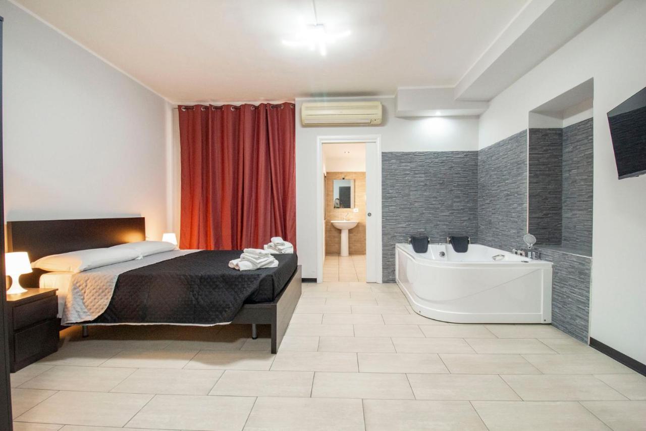 Royal Playa Suite And Apartament -Private Parking- Self Chek Out Катания Экстерьер фото