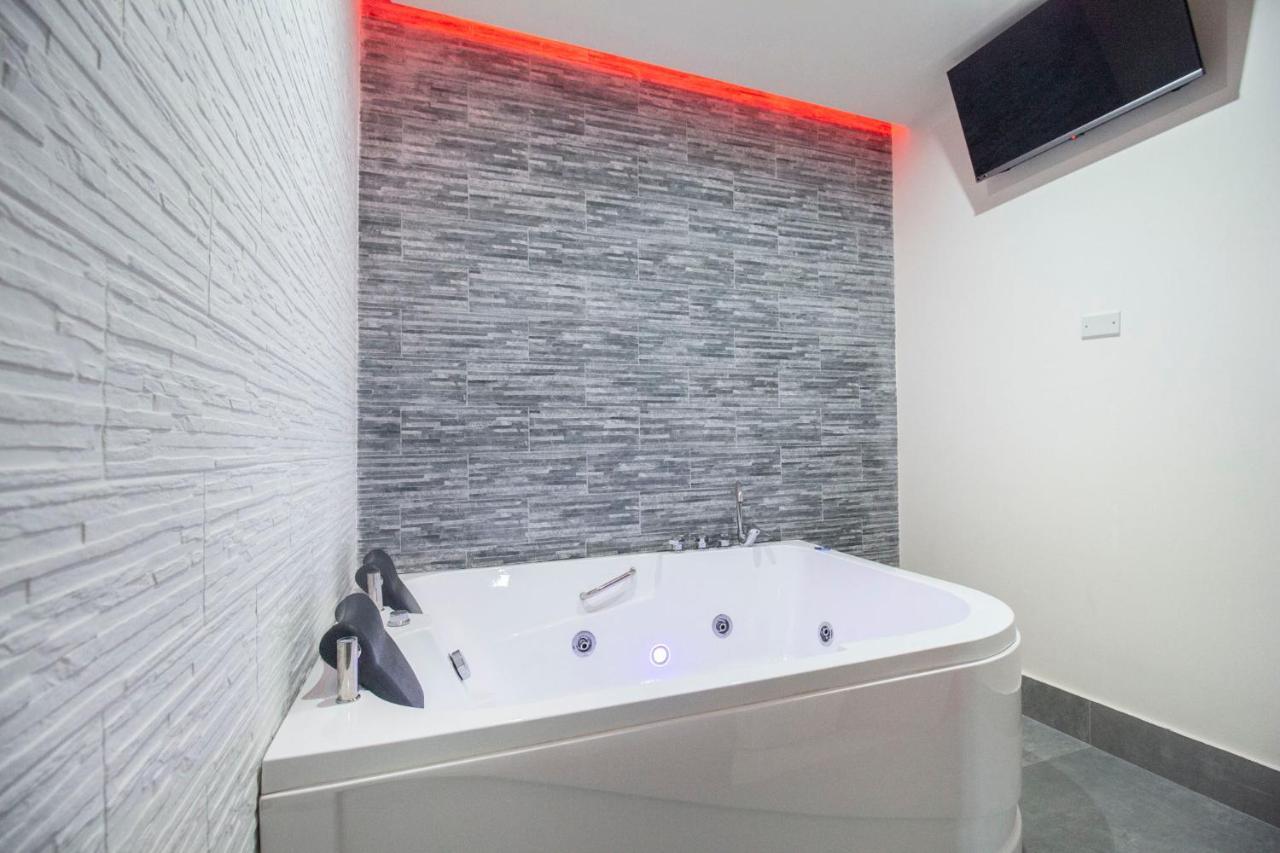Royal Playa Suite And Apartament -Private Parking- Self Chek Out Катания Экстерьер фото