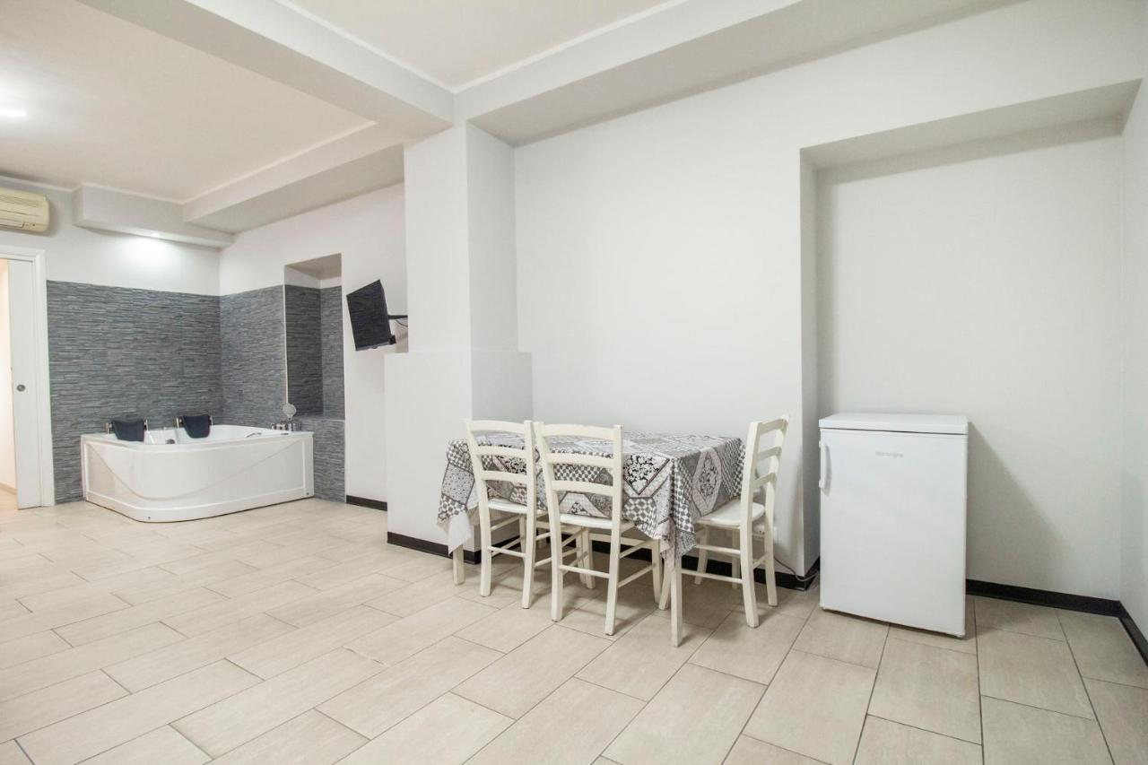Royal Playa Suite And Apartament -Private Parking- Self Chek Out Катания Экстерьер фото