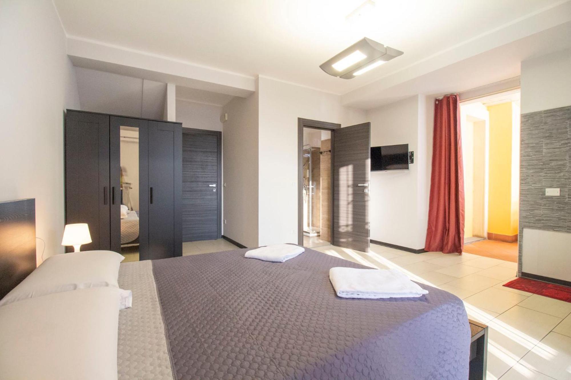 Royal Playa Suite And Apartament -Private Parking- Self Chek Out Катания Экстерьер фото